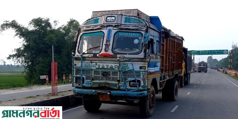 বাংলাবান্ধা স্থলবন্দর দিয়ে নেপালে ২৩১ মেট্রিক টন আলু রপ্তানি   