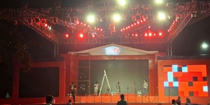 গণঅভ্যুত্থান দিবস উদযাপনে প্রস্তুত মঞ্চ, ‘জুলাই ঘোষণাপত্র’ পাঠ করবেন প্রধান উপদেষ্টা