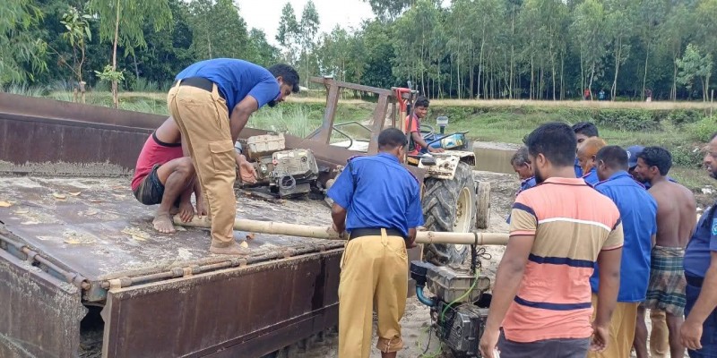 তেতুলিয়ায় অবৈধ ড্রেজার সহ অবৈধ মালামাল জব্দ তেতুলিয়ায় অবৈধ ড্রেজার সহ অবৈধ মালামাল জব্দ