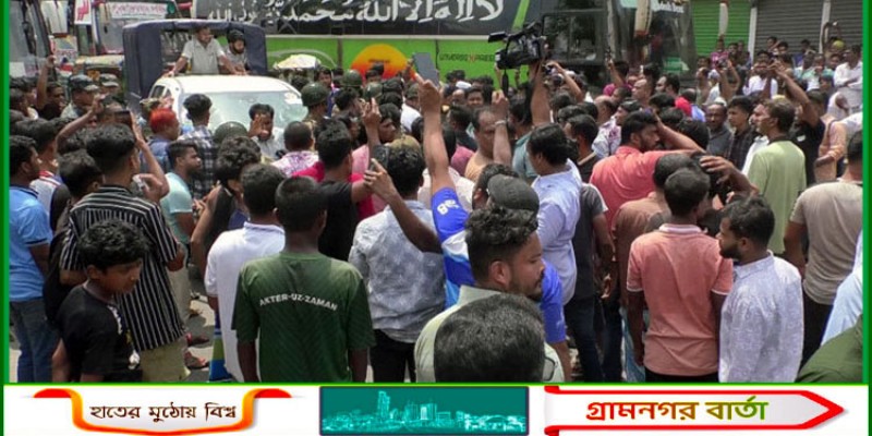 নোয়াখালীতে মাইক্রোস্ট্যান্ড উচ্ছেদে গিয়ে অবরুদ্ধ ম্যাজিস্ট্রেট