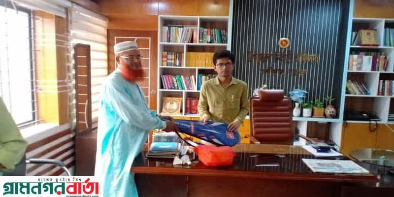 নন্দীগ্রামে ৫৭টি শিক্ষাপ্রতিষ্ঠানে ক্রীড়া সামগ্রী বিতরণ নন্দীগ্রামে ৫৭টি শিক্ষাপ্রতিষ্ঠানে ক্রীড়া সামগ্রী বিতরণ