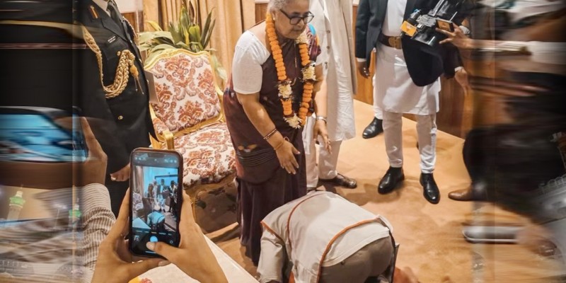 নেপালের অন্তর্বর্তী প্রধানমন্ত্রী হিসেবে শপথ নিলেন সুশীলা কার্কি, নতুন নির্বাচন মার্চে নেপালের অন্তর্বর্তী প্রধানমন্ত্রী হিসেবে শপথ নিলেন সুশীলা কার্কি, নতুন নির্বাচন মার্চে
