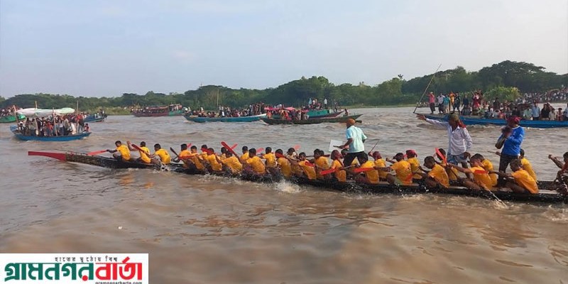 অনুষ্ঠিত হলো ঐতিহ্যবাহী নৌকাবাইচ