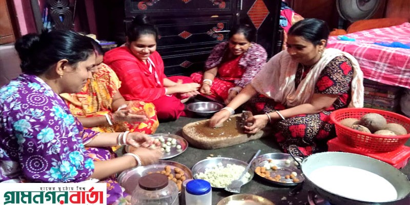 নন্দীগ্রামে দুর্গাপূজা উপলক্ষ্যে নাড়ু-মুড়কি তৈরিতে ব্যস্ত সনাতনী গৃহবধূরা নন্দীগ্রামে দুর্গাপূজা উপলক্ষ্যে নাড়ু-মুড়কি তৈরিতে ব্যস্ত সনাতনী গৃহবধূরা