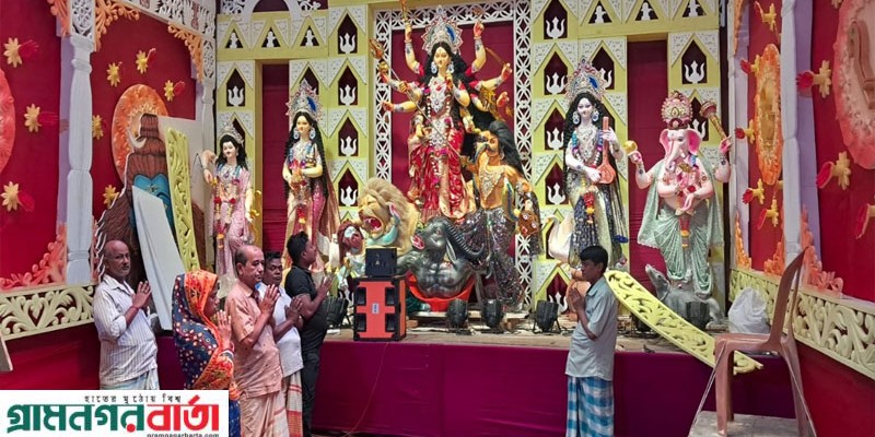 মহাষষ্ঠী দিয়ে আজ থেকে দুর্গাপূজার সূচনা মহাষষ্ঠী দিয়ে আজ থেকে দুর্গাপূজার সূচনা