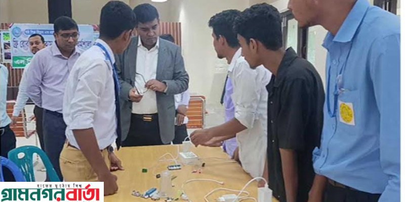 পঞ্চগড়ে ক্ষুদে বিজ্ঞানীদের রোবট উদ্ভাবন পঞ্চগড়ে ক্ষুদে বিজ্ঞানীদের রোবট উদ্ভাবন