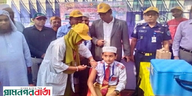 পঞ্চগড়ে রঙিন বেলুন উড়িয়ে টাইফয়েড টিকা কর্মসূচীর উদ্বোধন পঞ্চগড়ে রঙিন বেলুন উড়িয়ে টাইফয়েড টিকা কর্মসূচীর উদ্বোধন