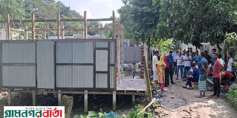 সিরাজদিখানে আদালতের নিষেধাজ্ঞা অমান্য করে ঘরবাড়ি ভাঙচুর ও জায়গা দখলের অভিযোগ সিরাজদিখানে আদালতের নিষেধাজ্ঞা অমান্য করে ঘরবাড়ি ভাঙচুর ও জায়গা দখলের অভিযোগ