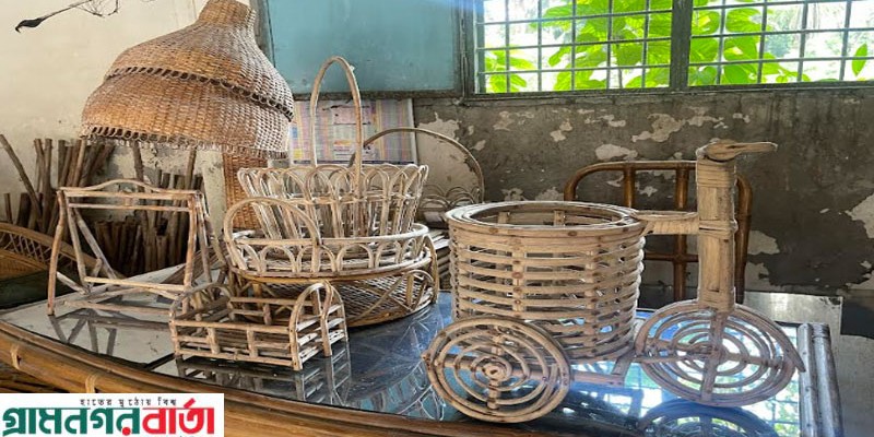 মাদারীপুরে সস্তা প্লাষ্টিক ও ষ্টিলের পন্যের আধিপত্যে বিলুপ্তির পথে বেত শিল্প