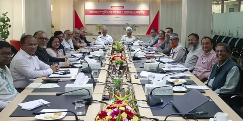 আমাকেও শুনতে হয়, উনি কি আমাদের লোক: আইজিপি