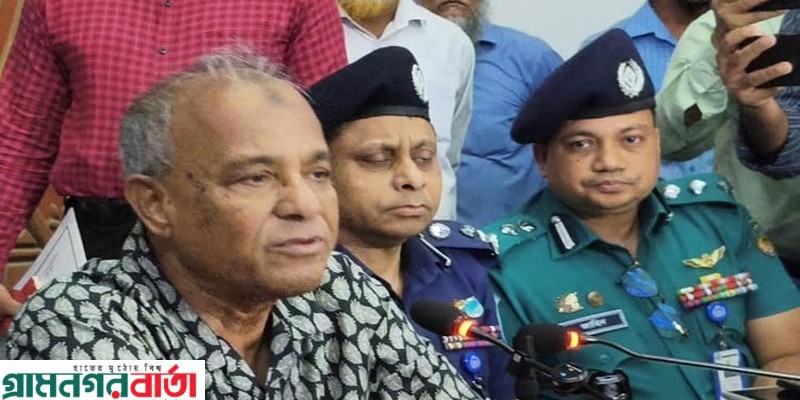 সাংবাদিকরা সত্য তুলে ধরায় পার্শ্ববর্তী দেশ থেকে গুজব অনেকটাই কমেছে: স্বরাষ্ট্র উপদেষ্টা