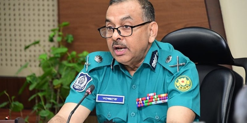 ঢাকার বাইরে থেকে লোকজন এসে টাকার বিনিময়ে মিছিল করে চলে যায়: ডিএমপি কমিশনার