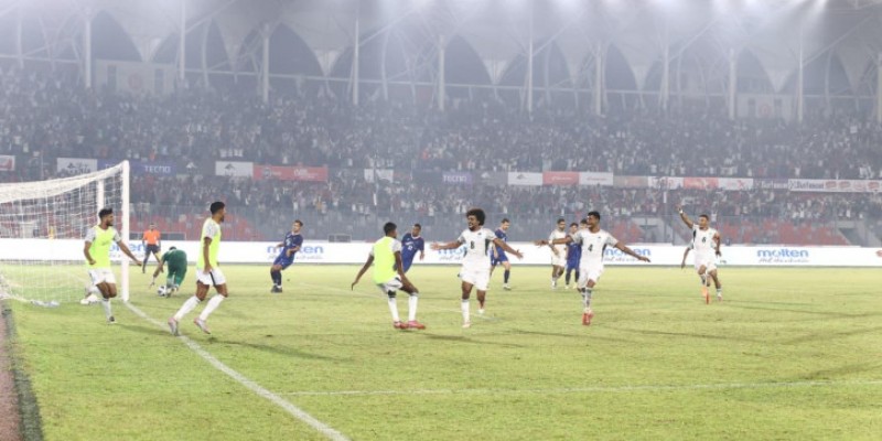 হামজার জোড়া গোলেও নেপালকে হারাতে পারল না বাংলাদেশ