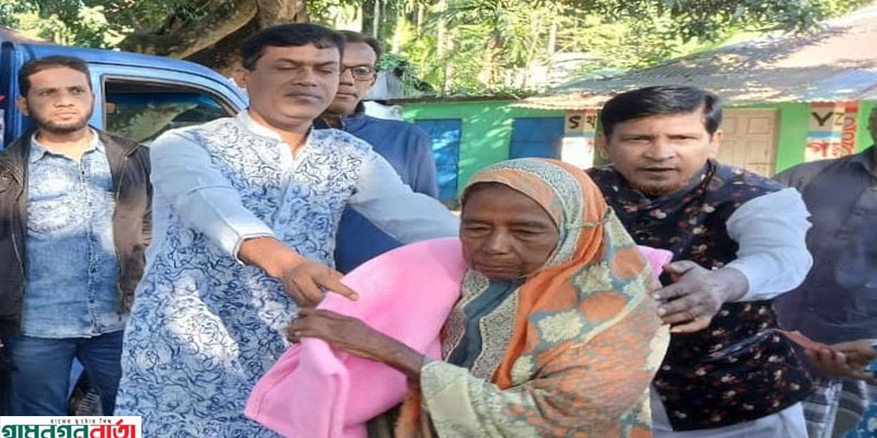 পঞ্চগড়ে শীতার্ত মানুষের মাঝে শীতবস্ত্র বিতরণ   