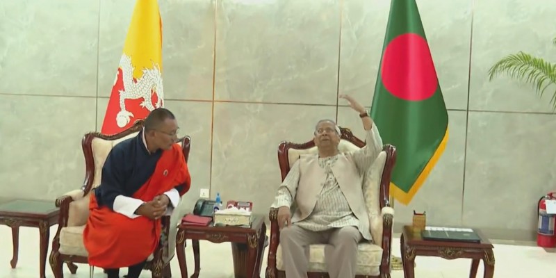 ঢাকায় এসেই ভূমিকম্পে ক্ষয়ক্ষতি ও প্রাণহানির খোঁজ নিলেন ভুটানের প্রধানমন্ত্রী