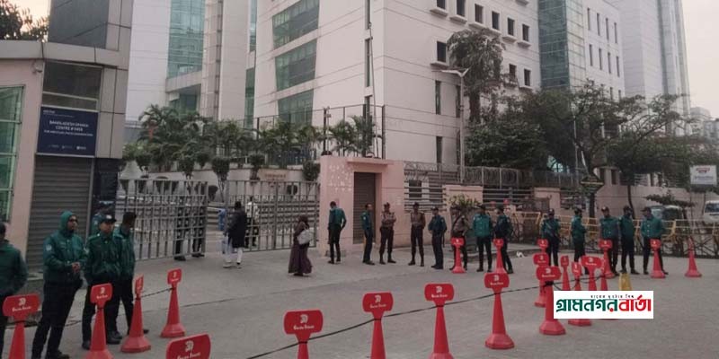 এভারকেয়ার হাসপাতালের সামনে নিরাপত্তা জোরদার, বসেছে ব্যারিকেড