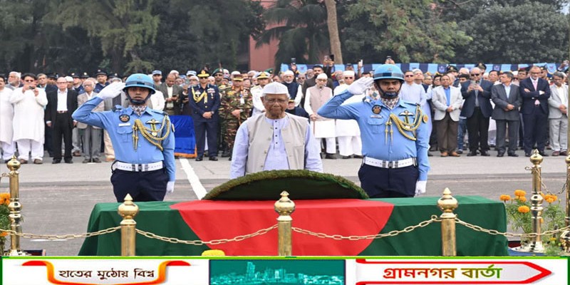 এ কে খন্দকারের জানাজা সম্পন্ন, প্রধান উপদেষ্টার শেষ শ্রদ্ধা