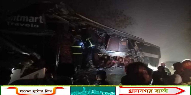 চট্টগ্রামে ট্রাকের সঙ্গে বাসের ধাক্কা, নৌবাহিনীর মার্চেন্ট সদস্যসহ নিহত ৩