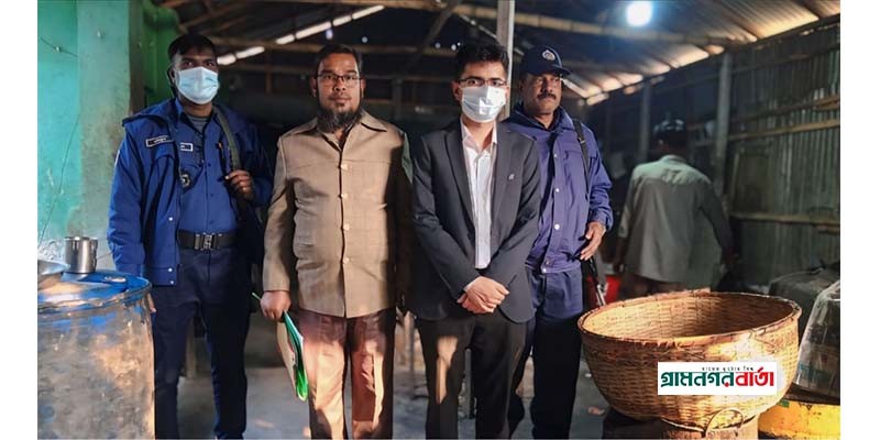 নন্দীগ্রামে আইন অমান্য করায় বেকারি মালিককে জরিমানা