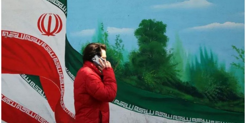 যুক্তরাষ্ট্রের সামরিক হামলার হুমকি অব্যাহত থাকায় যুদ্ধের প্রস্তুতিতে ইরান