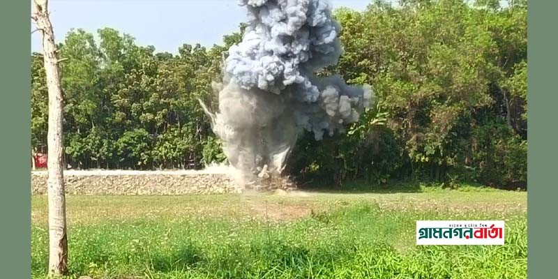 মাদারীপুরে সেনাবাহিনীর অভিযানে উদ্ধারকৃত ৪০ ককটেল ধ্বংস