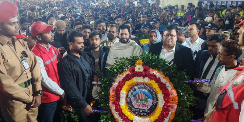 বাগেরহাটে একুশের প্রথম প্রহরে শহীদদের প্রতি শ্রদ্ধা