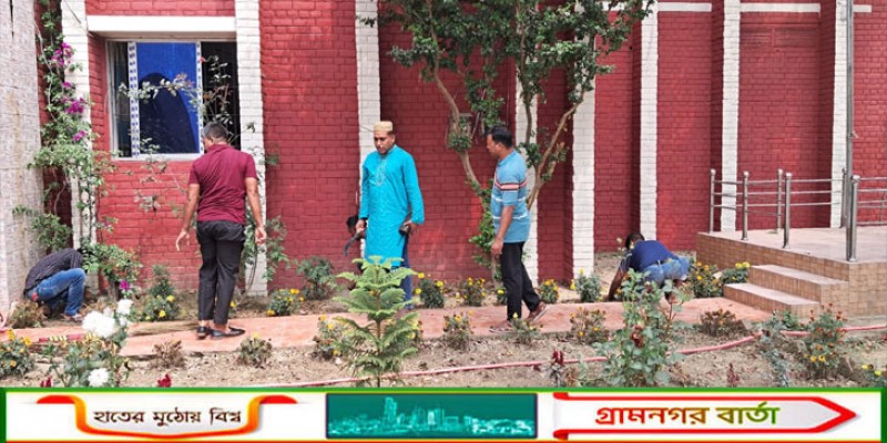 সিরাজদিখানে অ্যাডিস মশার প্রজননস্থল ধ্বংসে থানার পরিচ্ছন্নতা ও মশক নিধন অভিযান