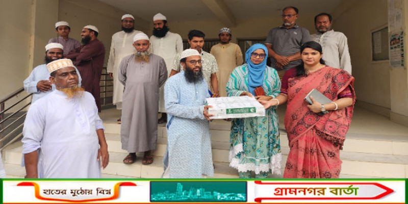 সিরাজদিখানে ৩১ টি মাদ্রাসা-এতিমখানা ও মসজিদে খেজুর বিতরণ