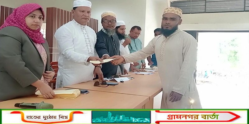 পঞ্চগড়ের অসহায় ও দুস্থরা পেলো প্রধানমন্ত্রীর ঈদ মানবিক সহায়তা