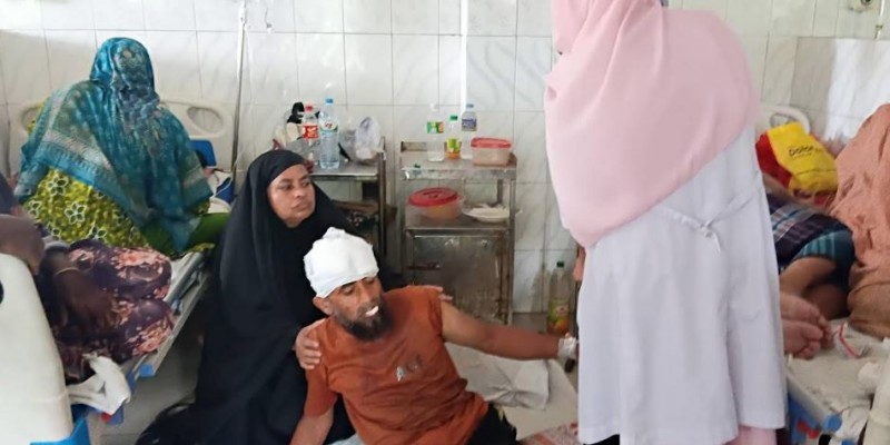 সিংড়ায় জমি নিয়ে দুই পক্ষের রক্তক্ষয়ী সংঘর্ষ, নারীসহ আহত ৩০,  এলাকা রণক্ষেত্র