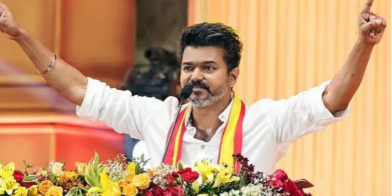 সরকার গঠন নিয়ে সংকটে বিজয়, দলের সব বিধায়ককে রেখেছেন অবকাশযাপনকেন্দ্রে