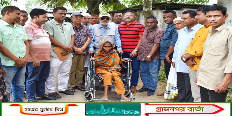 শাজাহানপুরে প্রতিবন্ধী সাহেরাকে হুইল চেয়ার প্রদান করলেন সাবেক এমপি লালু