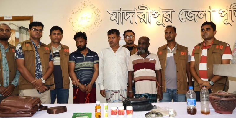 চেতনানাশক বিষাক্ত হালুয়াসহ আন্তঃজেলা অজ্ঞানপার্টির ৩ সদস্য গ্রেফতার