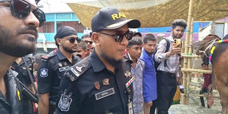 মাদারীপুরে গরুর হাটে ক্রেতা-বিক্রেতাদের নিরাপত্তায় র‍্যাবের টহল জোরদার