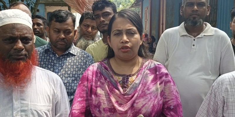 সড়ক দুর্ঘটনায় মাদারীপুরের একই পরিবারের ৪ জন নিহত, ইউএনও’র সমবেদনা ও সহায়তা প্রদান